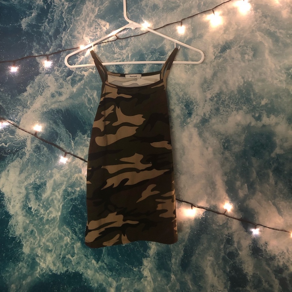 Camo crop top